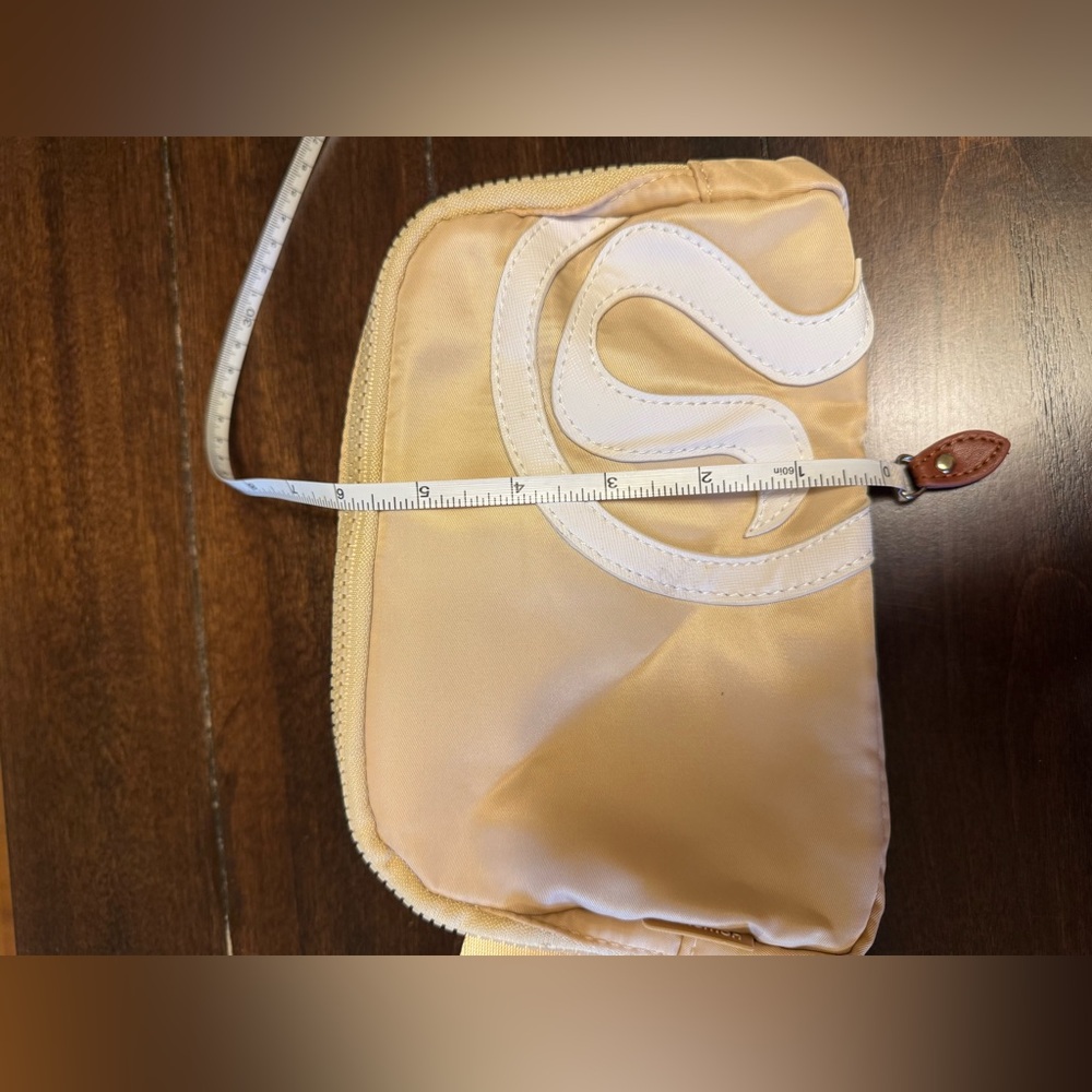 NWOT Lululemon everywhere belt bag 1L - Picture 14 of 15